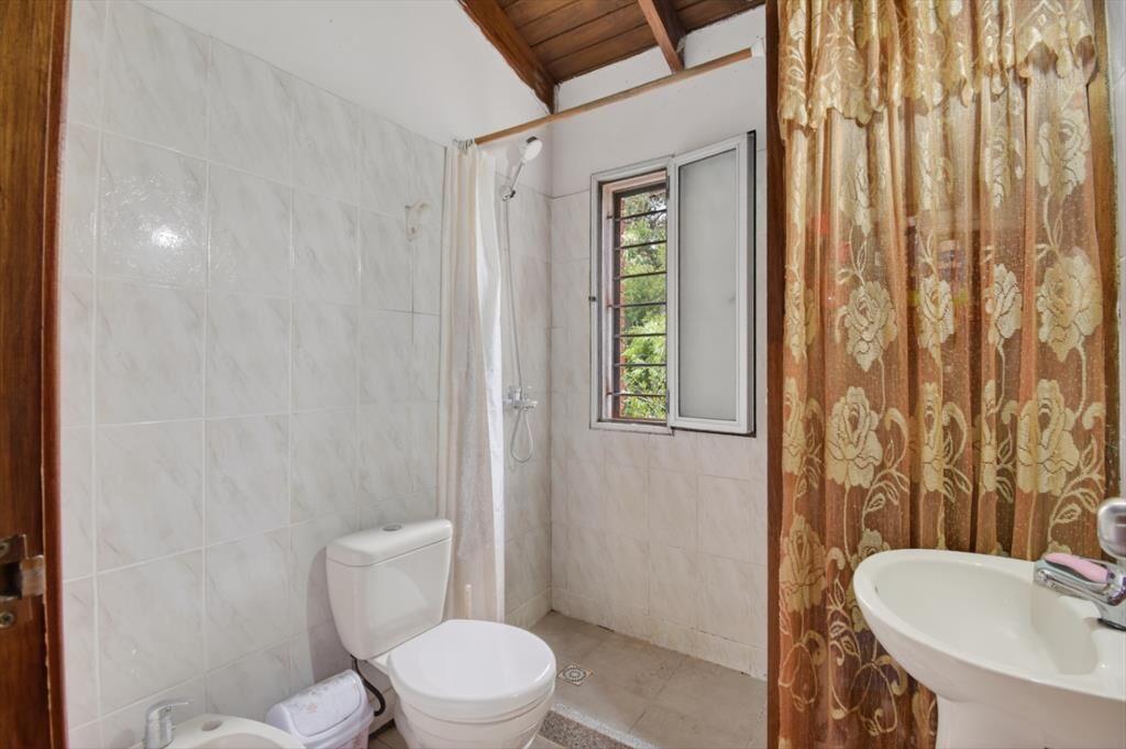 Casa 3 dorm. Cooperativa. Patio y cochera. Cuota accesible.