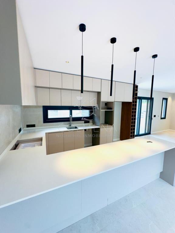 Vende casa a estrenar en Club del lago, Punta