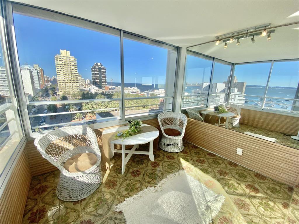 APARTAMENTO EN VENTA DE 3 DORMITORIOS EN PUNTA