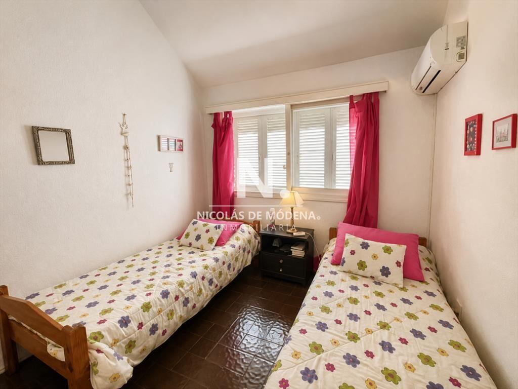 En venta casa de 4 dormitorios, con parrillero y