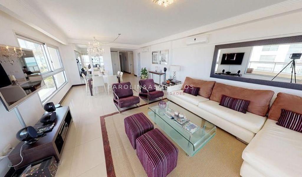 Apartamento en venta de 3 dormitorios en Torre
