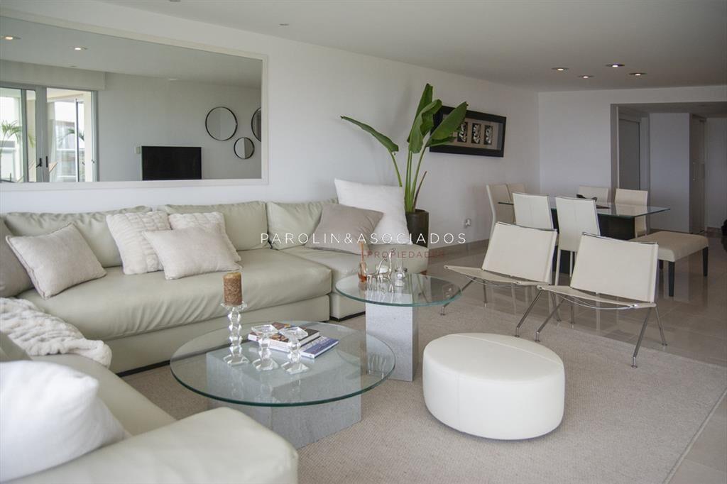 Espectacular apartamento en venta frente al mar