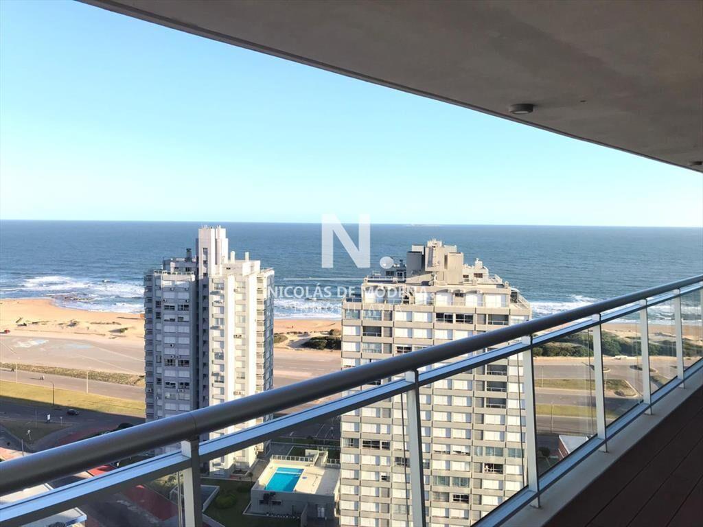 Espectacular departamento, de 3 dormitorios, a la