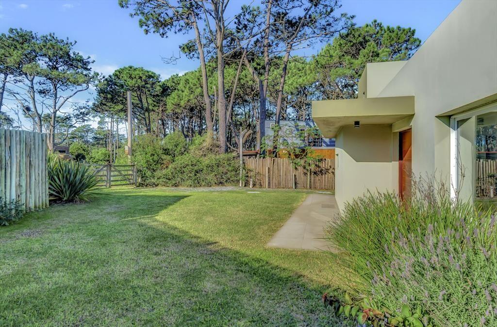 VENTA CASA 3 DORMITORIOS PUNTA COLORADA