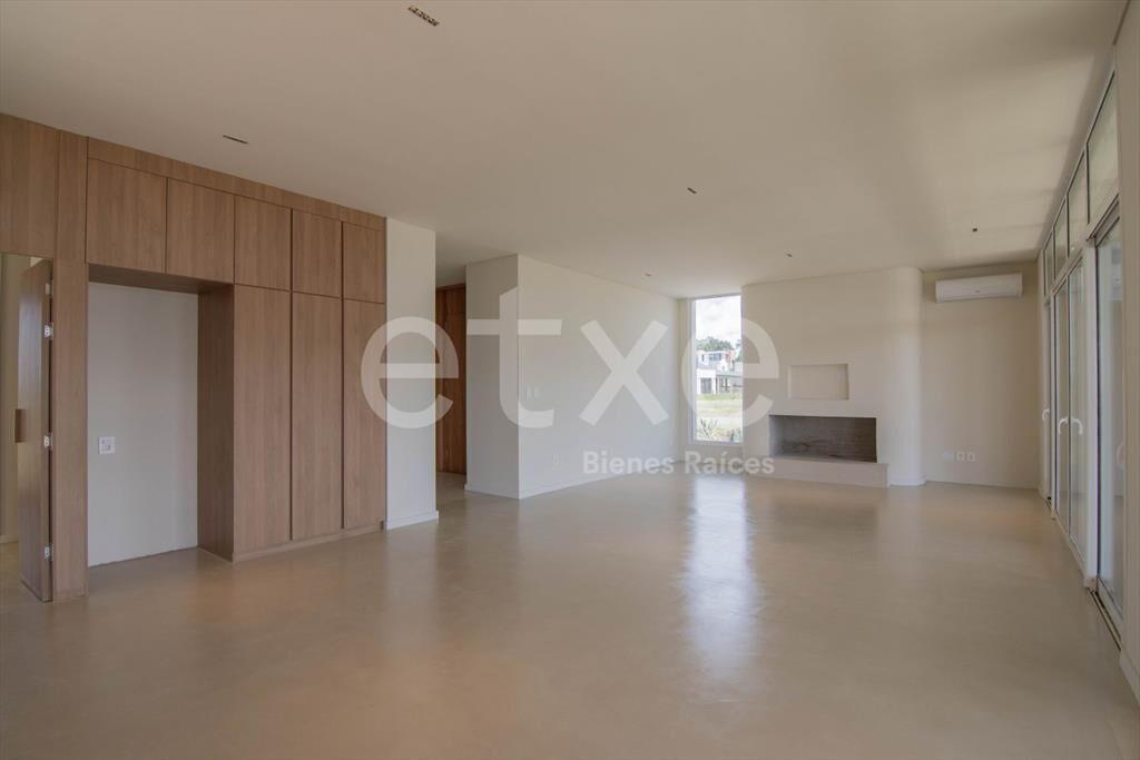 Venta de casa de 3 dormitorios en Cavas...