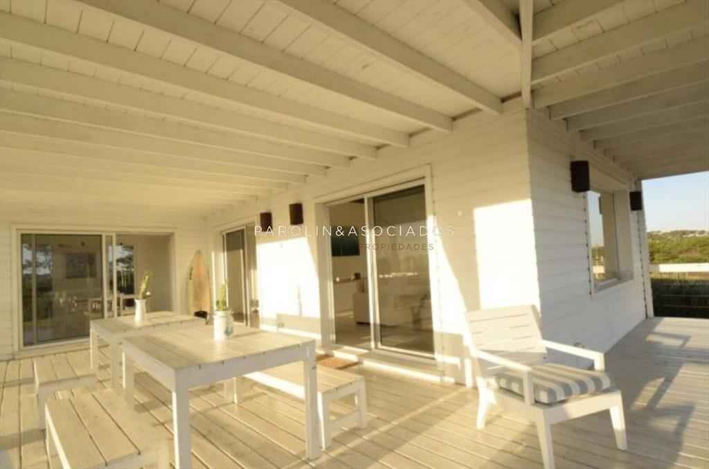 Casa en Venta de 3 Dormitorios en La Juanita,