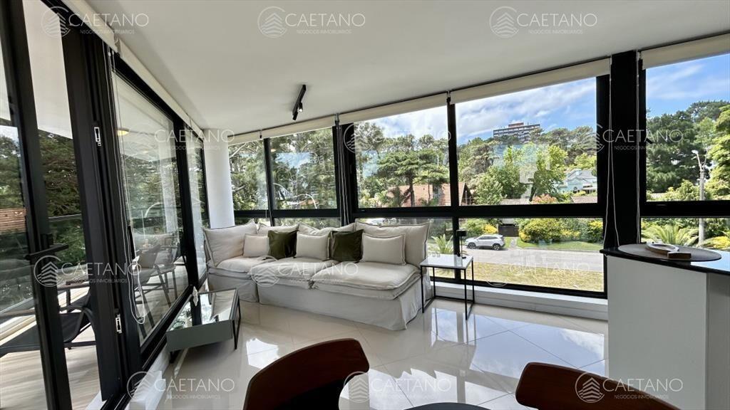 Apartamento en alquiler en Playa Mansa, 2