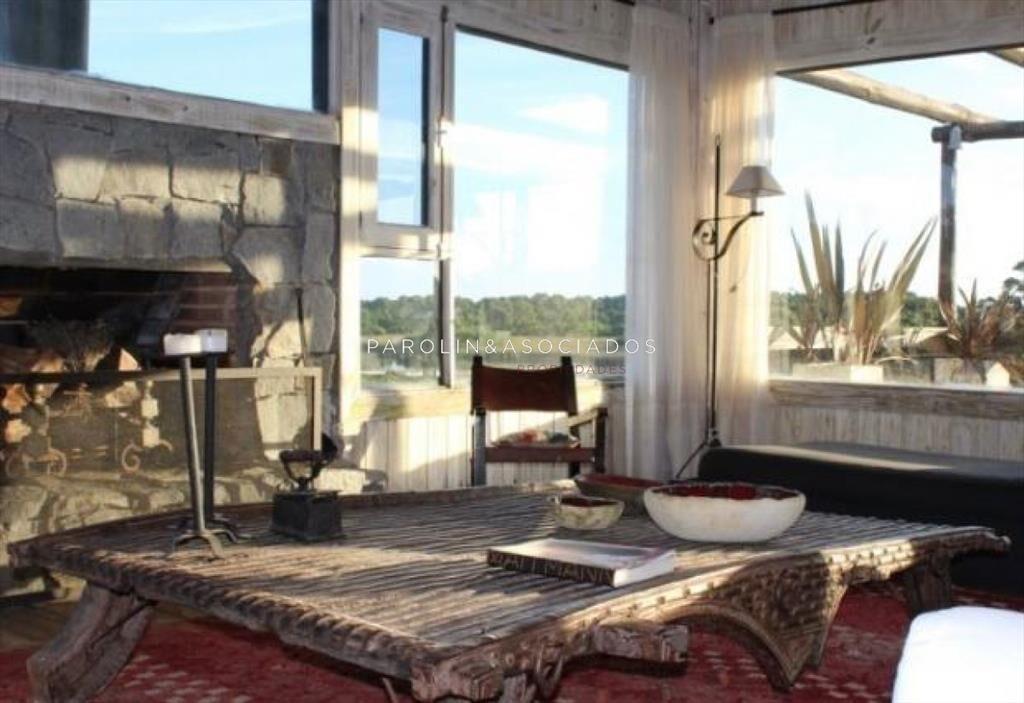 CHACRA EN VENTA DE 4 DORMITORIOS EN JOSE IGNACIO