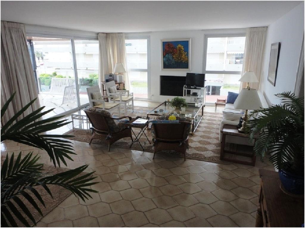 Apartamento en Venta - Edificio Brioni, Punta del