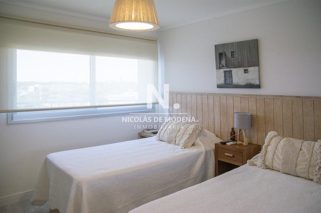 Apartamento 2 dormitorios en venta a metros del mar, Punta