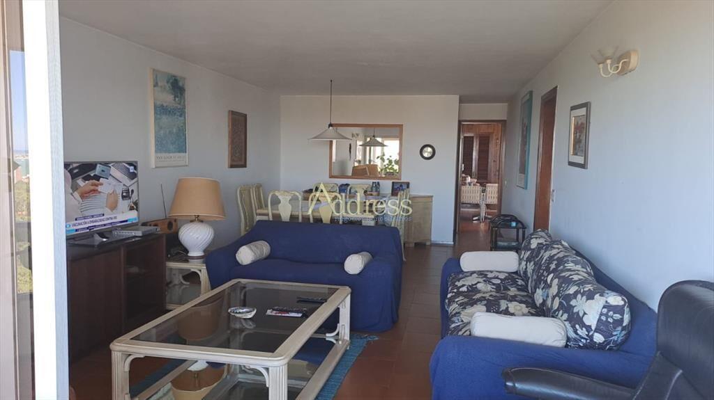 Vende apartamento de 2 dormitorios más servicio