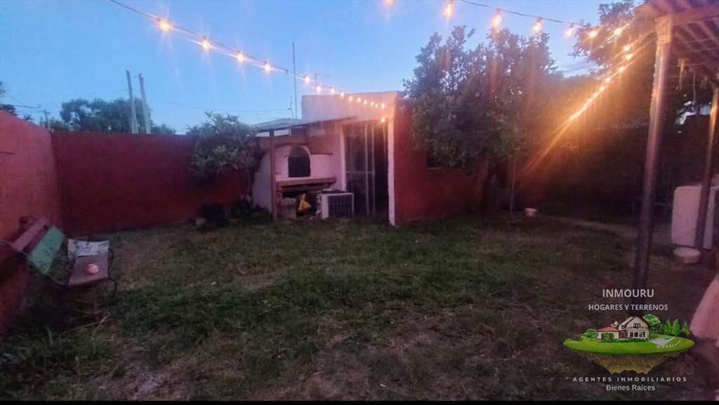 SE VENDE CASA EN ZONA DE BARROS BLANCOS