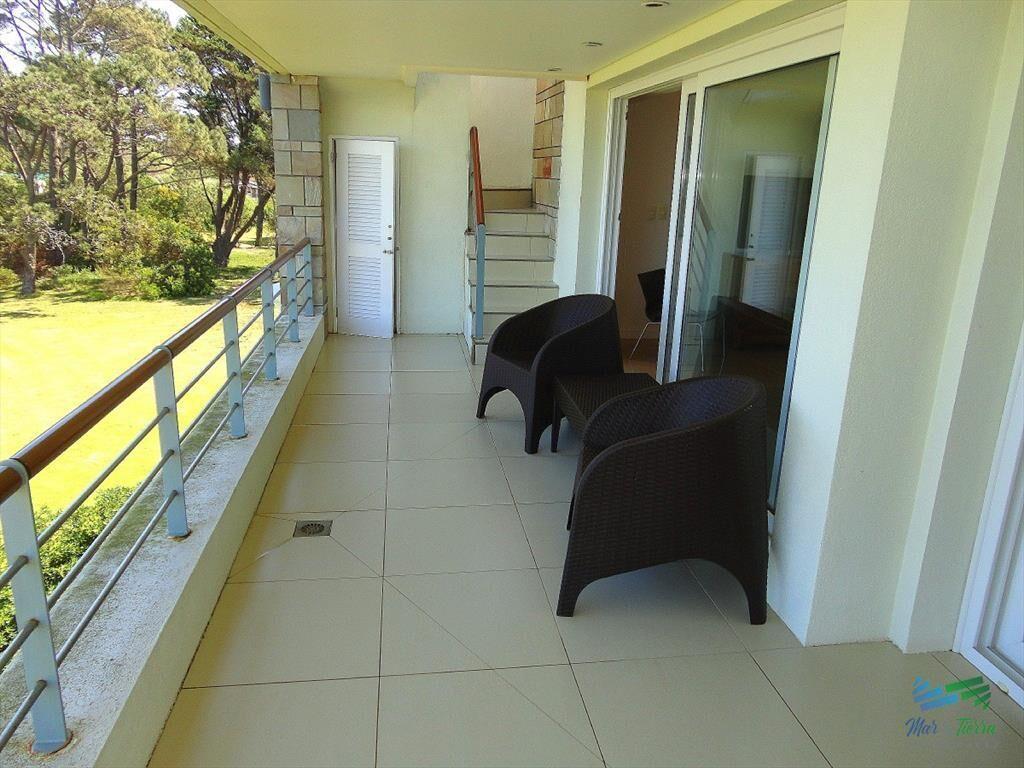 Venta de apartamento dúplex en complejo sobre de