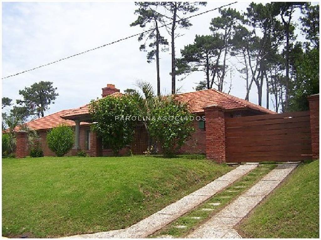 Casa en venta de 3 dormitorios en barrio Punta