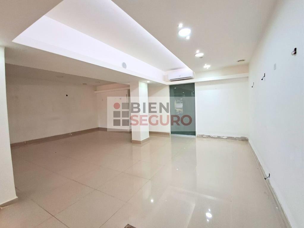 Excelente local comercial en alquiler en Carrasco