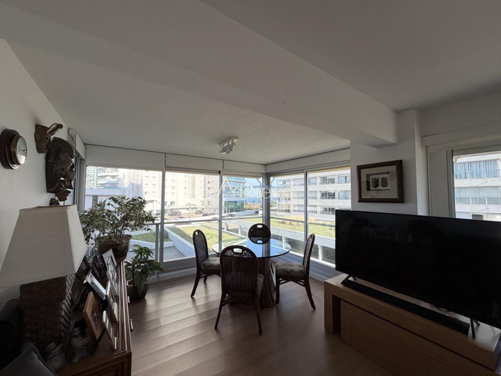 Apartamento en venta de 4 dormitorios con vista