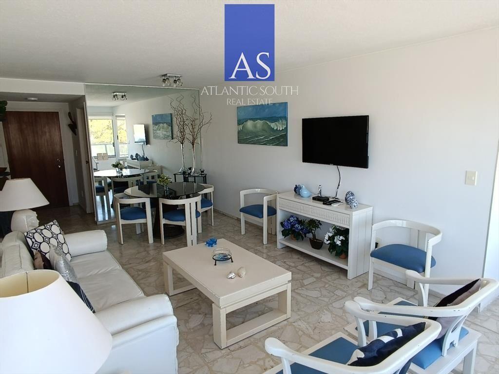 Apartamento 2 dormitorios + dependencia con en
