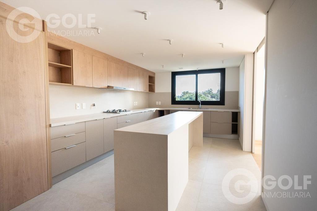 Venta o alquiler de apartamento 4 dormitorios TRENTO