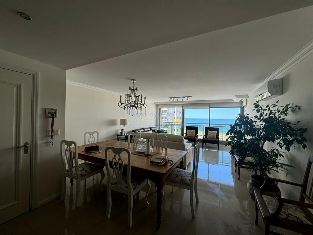 Apartamento en Alquiler de 3 dormitorios en Torre