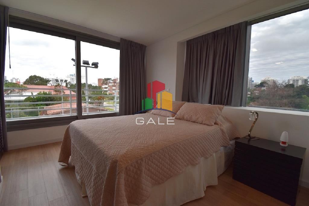 Excelente apartamento 3 dormitorios en suite Punta del Este