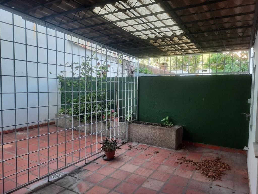Edificio de categoría, planta baja, gran ubicación. Arrend