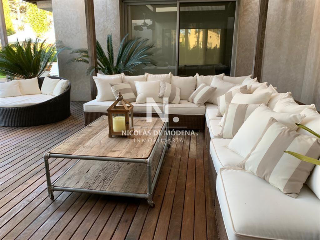 Vende espectacular casa en Segunda lÃ­nea a la ,