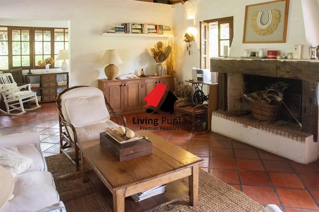 En venta casa de 1 dormitorio con dependencia en Cantegril
