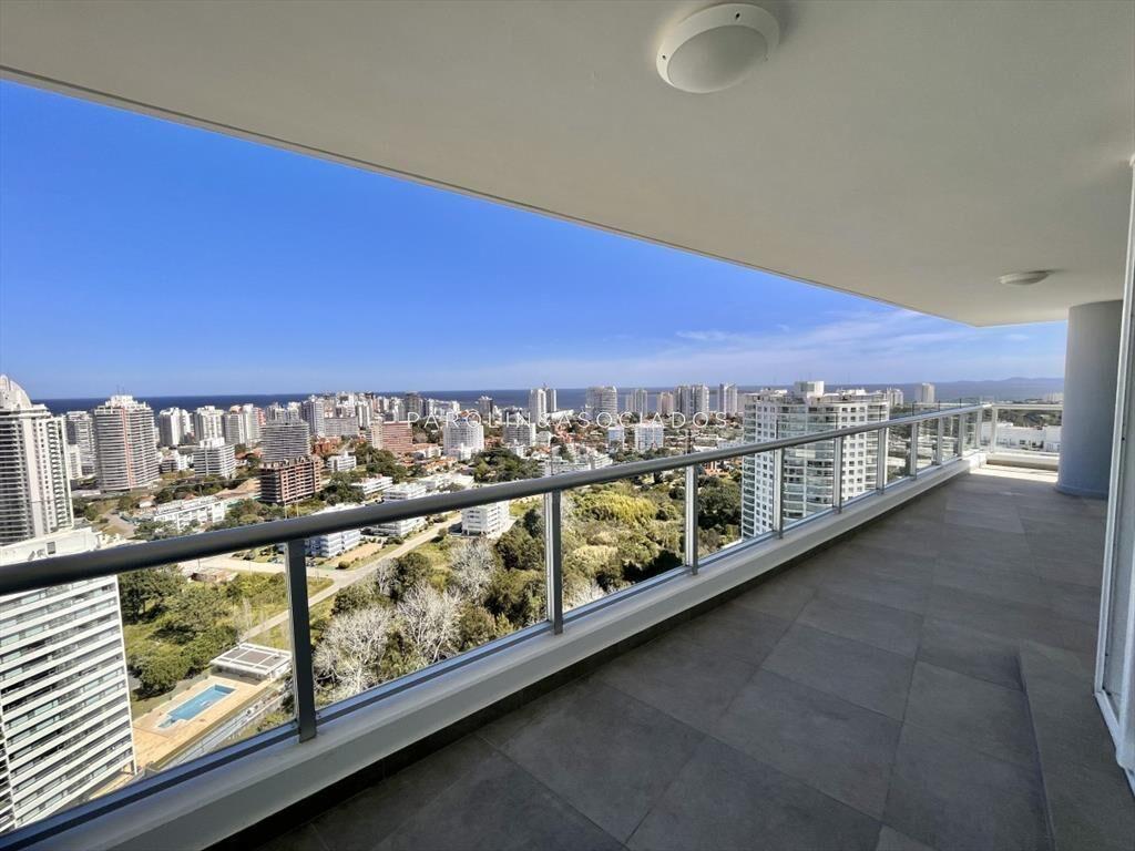 Penthouse de 4 suites en Torre One, Punta del