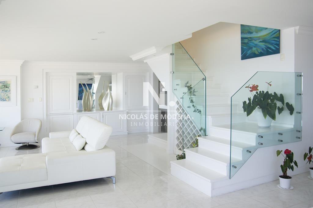 Hermoso Penthouse en venta, en primera linea.