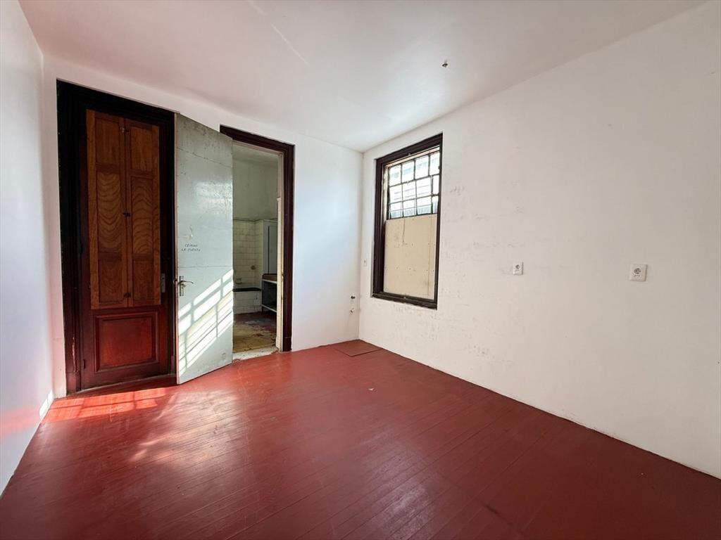 VENTA Casa a reciclar con local al frente, Buceo