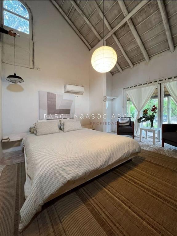 Amplia casa a la venta en Punta del Este de 6 en