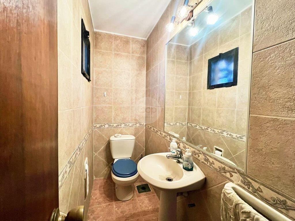 Venta Casa 3 Dormitorios, garaje y fondo en Malvín Sur