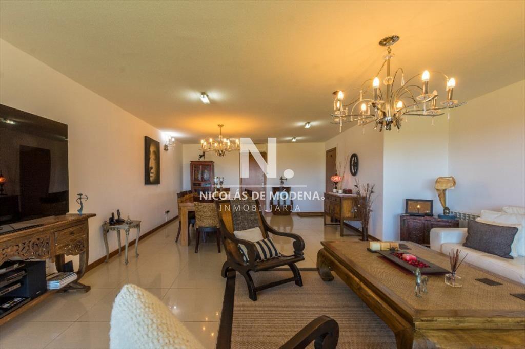 Hermoso Departamento en Playa Brava.