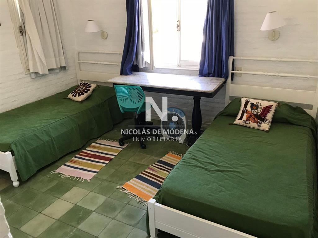 En venta casa de 3 dormitorios en La Barra.