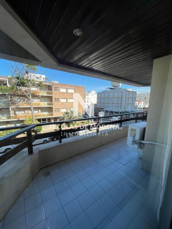 Muy lindo apartamento, con amplia terraza, garage