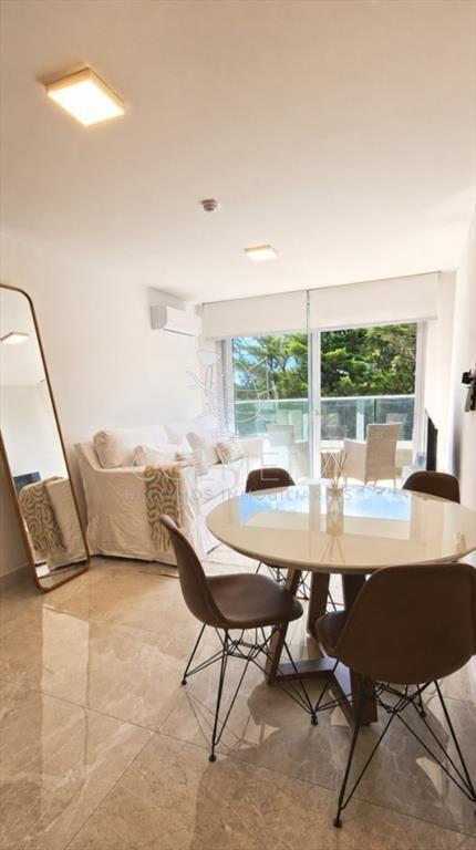 Apartamento de 1 dormitorio en venta, con vista a