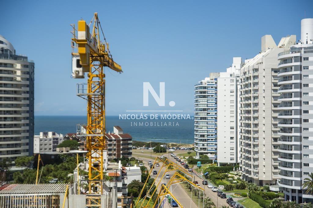 Lanzamiento, Torres del Este - Departamento de 2 dorm. en v