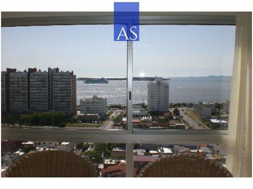 Apartamento de 3 dormitorios con vista al mar del