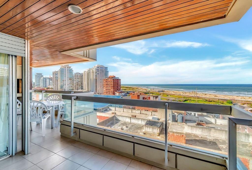 DEPARTAMENTO EN VENTA FRENTE AL MAR PARADA 1 MANSA