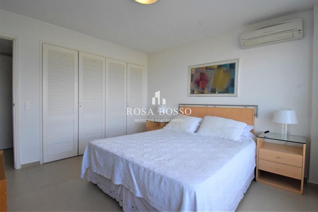 Hermoso apto para la venta frente al mar.