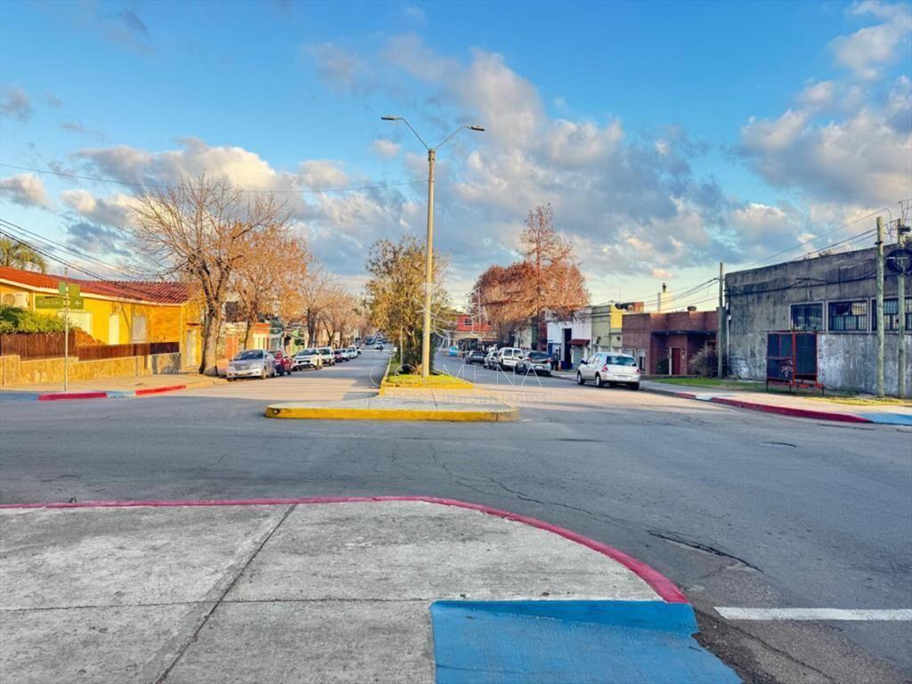 Propiedad muy bien ubica en avenida y zona en de