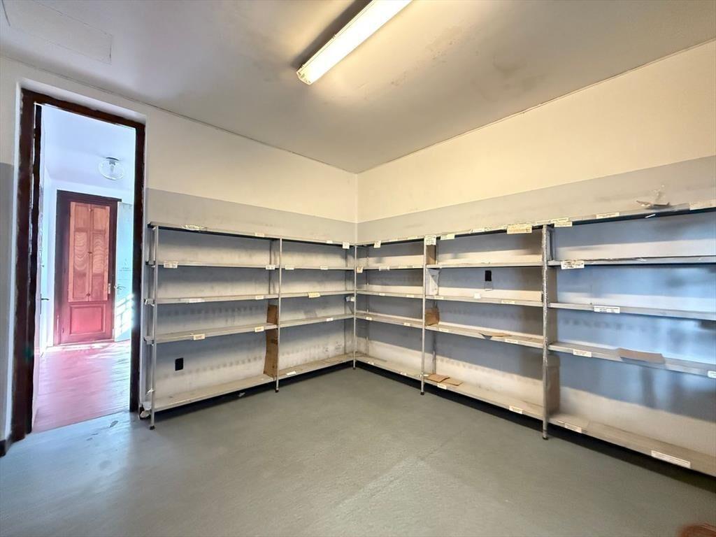 VENTA Casa a reciclar con local al frente, Buceo