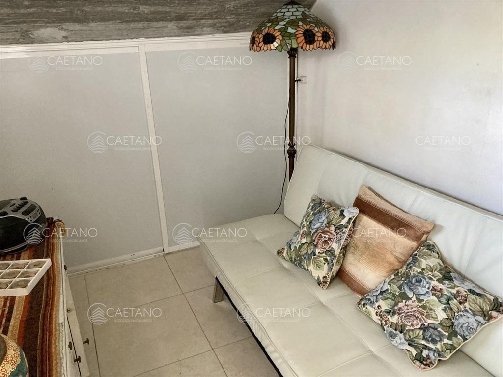 Casa Punta del Este en primera linea de la mansa