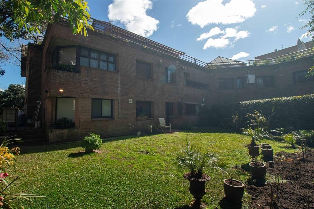 Venta apartamento con jardin en Carrasco Sur