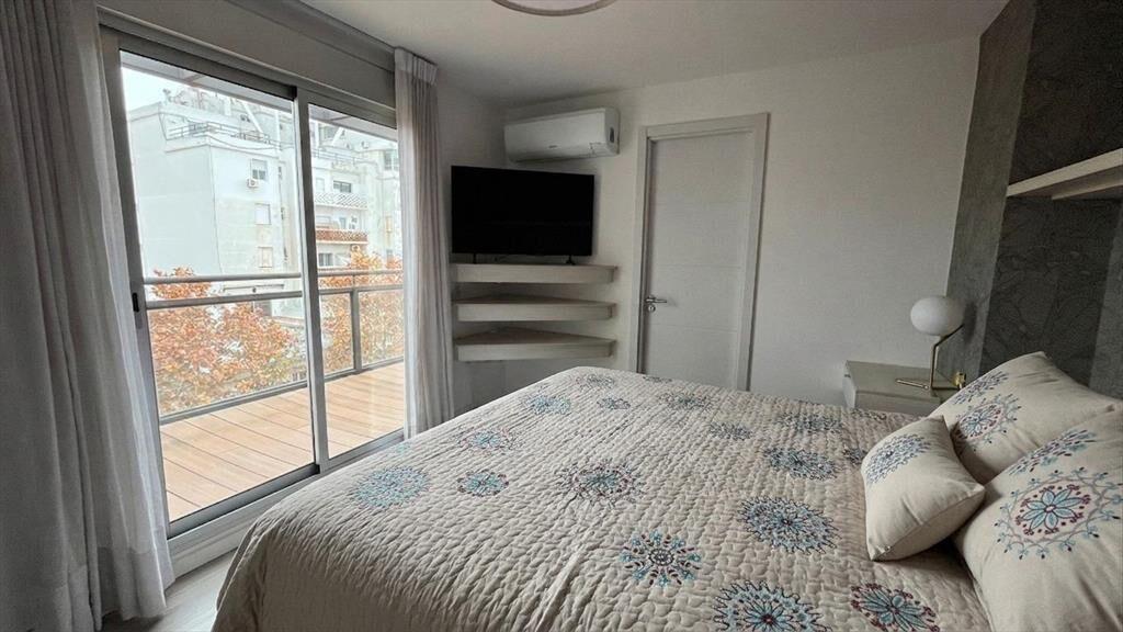 Venta de apartamento de 2 dormitorios en el centro con terr
