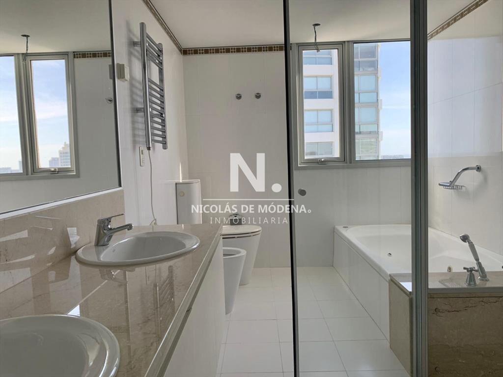 Le Parc Punta del Este Departamento esquinero a estrenar en