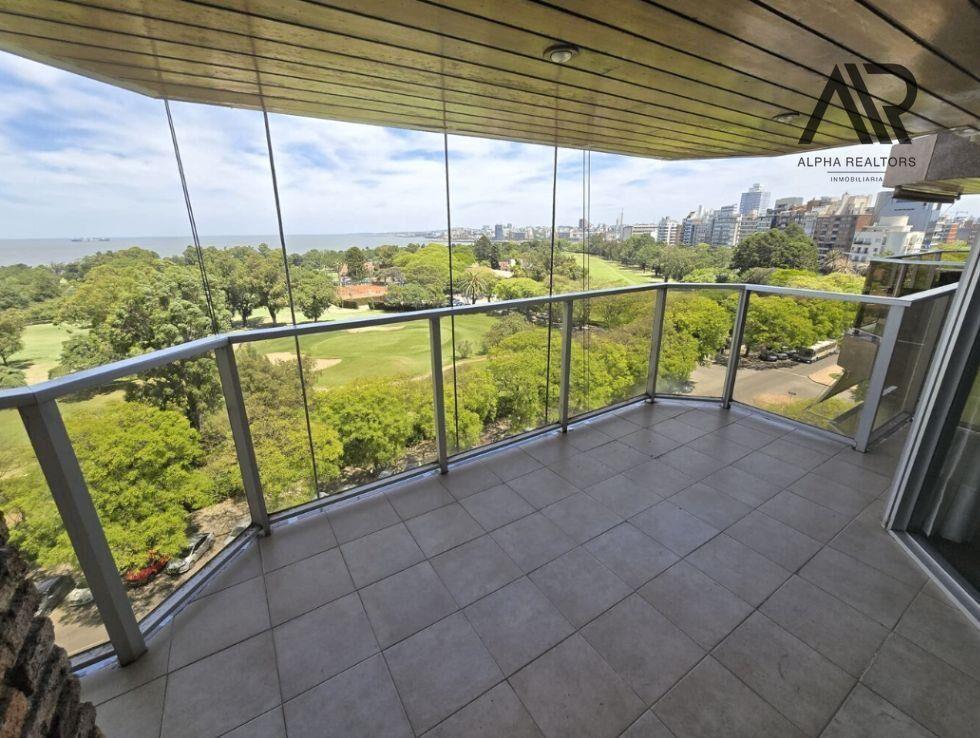 Venta Apartamento 3 Dormitorios Frente al Club de Golf e...