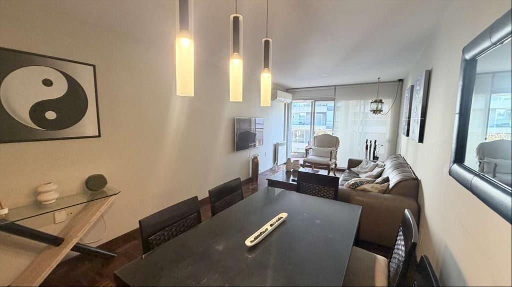 Alquiler Apartamento Punta Carretas 2 Dormitorios 2 Baños ,