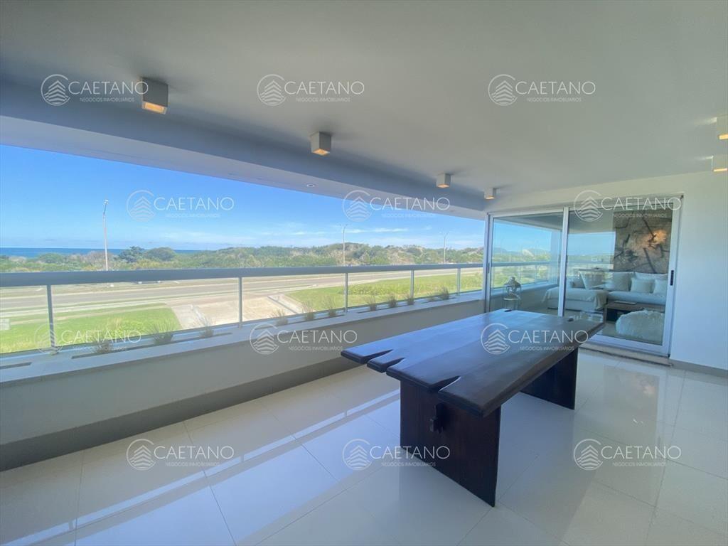 Venta apartamento frente al mar 3 dormitorios