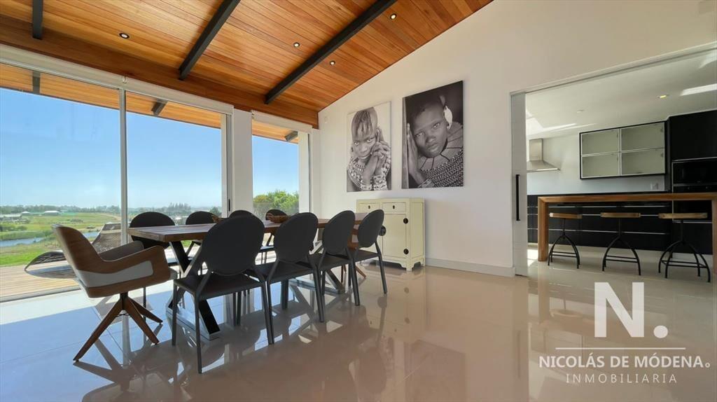 CASA EN VENTA - Pueblo Mio, 4 dormitorios, Manantiales